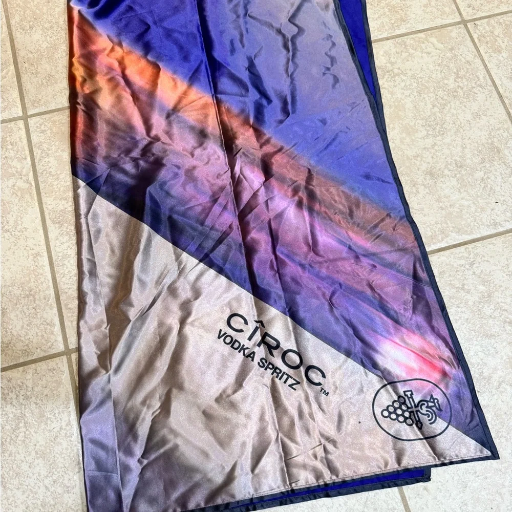 NEW ROMEO HUNTE Ciroc Vodka SILK Scarf 32x32 in Check out the reverse si…